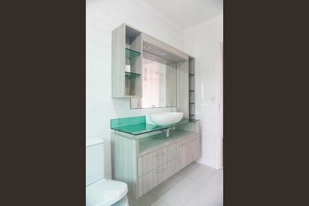 Casa à venda com 300m², 5 quartos e 4 vagasCasa 1 - Banheiro da Suíte