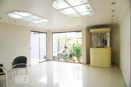 Casa 1 - Sala de casa à venda com 5 quartos, 300m² em Burgo Paulista, São Paulo