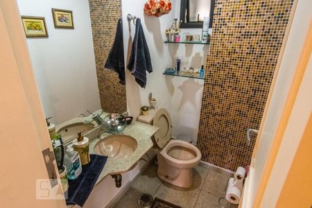 Apartamento à venda com 114m², 3 quartos e 3 vagas Apartamento à venda com 114m², 3 quartos e 3 vagasLavabo