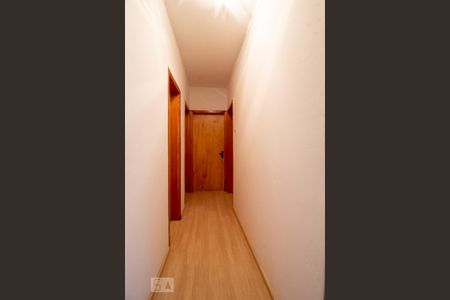 Corredor de apartamento à venda com 3 quartos, 70m² em Passo da Areia, Porto Alegre