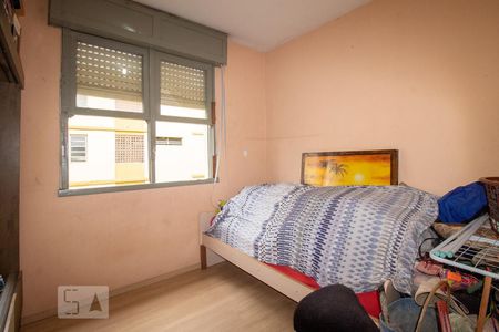 Quarto 2 de apartamento à venda com 3 quartos, 70m² em Passo da Areia, Porto Alegre