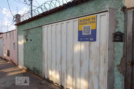 Casa à venda com 120m², 2 quartos e 2 vagasFachada