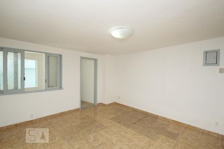 Salade Apartamento com 2 quartos, 70m² Santa Teresa