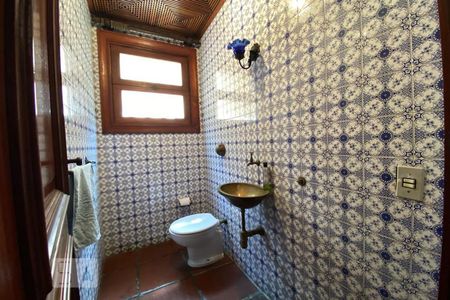 Casa à venda com 544m², 4 quartos e 3 vagasBanheiro 2