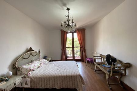 Casa à venda com 544m², 4 quartos e 3 vagasSuíte 2