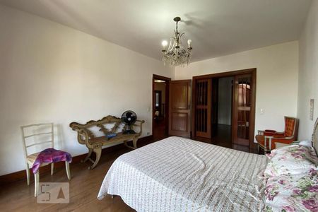 Casa à venda com 544m², 4 quartos e 3 vagasSuíte 2