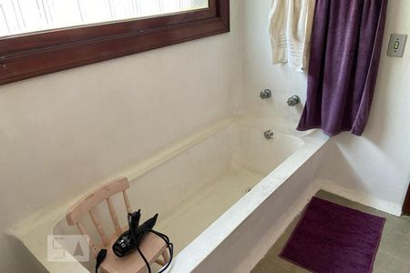 Casa à venda com 544m², 4 quartos e 3 vagasBanheira