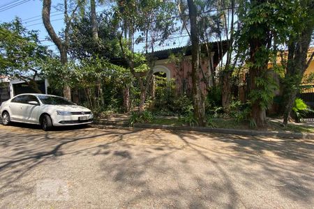 Casa à venda com 544m², 4 quartos e 3 vagasEntrada