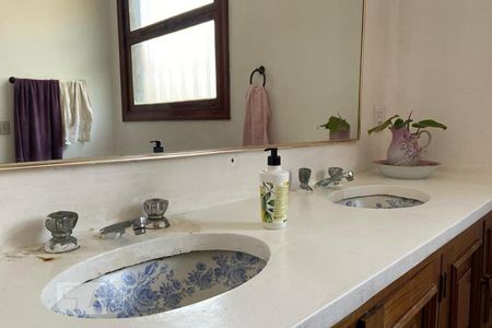 Casa à venda com 544m², 4 quartos e 3 vagasBanheiro - Torneira