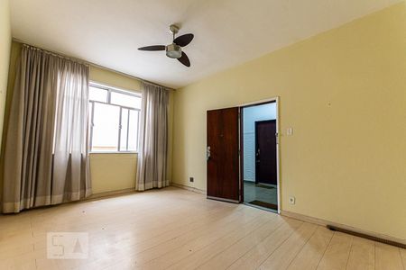 Sala de Apartamento com 3 quartos, 70m² Ingá
