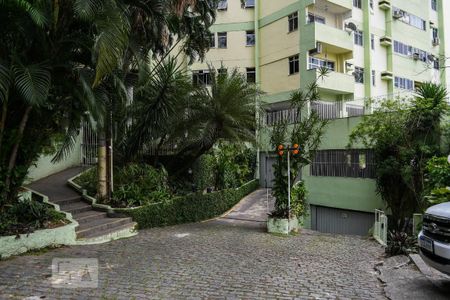 Apartamento para alugar com 200m², 2 quartos e 1 vaga Apartamento para alugar com 200m², 2 quartos e 1 vagaFACHADA