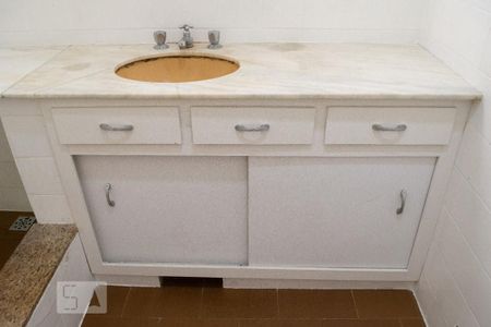 Apartamento para alugar com 200m², 2 quartos e 1 vaga Apartamento para alugar com 200m², 2 quartos e 1 vagaBANHEIRO DA SUÍTE - DETALHE
