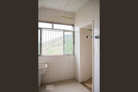 Apartamento para alugar com 200m², 2 quartos e 1 vaga Apartamento para alugar com 200m², 2 quartos e 1 vagaÁREA DE SERVIÇO