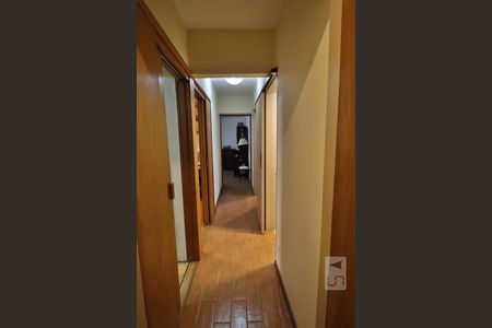 Corredor de apartamento à venda com 3 quartos, 150m² em Cerqueira César, São Paulo