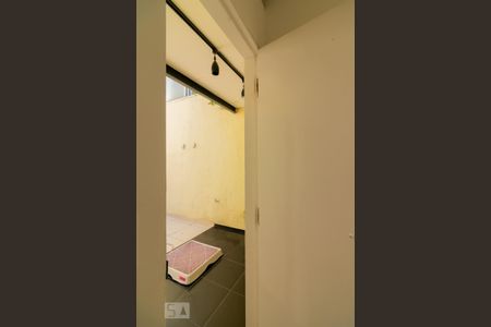 Casa à venda com 100m², 2 quartos e 2 vagasBanheiro de Serviço