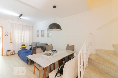 Casa à venda com 100m², 2 quartos e 2 vagasSala