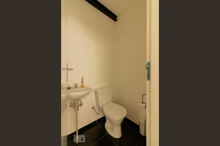 Casa à venda com 100m², 2 quartos e 2 vagasBanheiro de Serviço