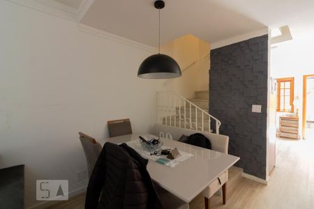 Casa à venda com 100m², 2 quartos e 2 vagasSala