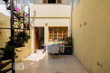Casa à venda com 100m², 2 quartos e 2 vagasQuintal