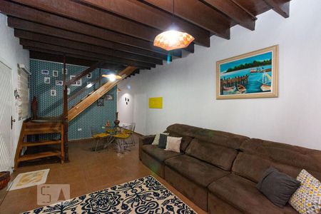 Sala de casa para alugar com 3 quartos, 249m² em Vila Dalila, São Paulo