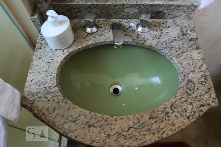 Casa à venda com 378m², 4 quartos e 2 vagas Casa à venda com 378m², 4 quartos e 2 vagasBanheiro do Quarto 4 - Suíte