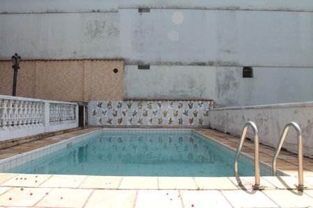 Casa à venda com 378m², 4 quartos e 2 vagas Casa à venda com 378m², 4 quartos e 2 vagasÁrea externa - Piscina