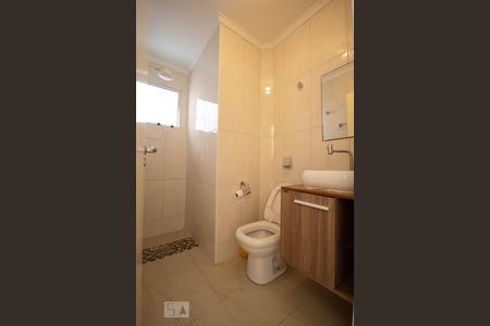 Casa à venda com 110m², 2 quartos e 2 vagas Casa à venda com 110m², 2 quartos e 2 vagasBanheiro