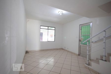 Sala de casa à venda com 2 quartos, 110m² em Cidade das Flores, Farol