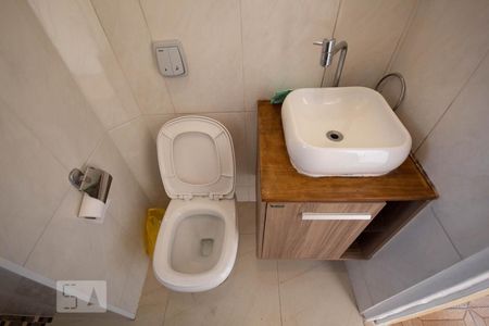 Casa à venda com 110m², 2 quartos e 2 vagas Casa à venda com 110m², 2 quartos e 2 vagasBanheiro