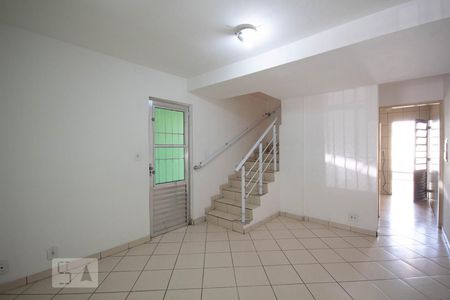 Sala de casa à venda com 2 quartos, 110m² em Cidade das Flores, Farol