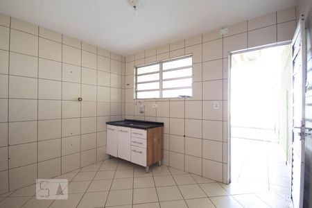 Casa à venda com 110m², 2 quartos e 2 vagas Casa à venda com 110m², 2 quartos e 2 vagasCozinha