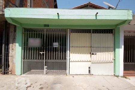 Casa à venda com 110m², 2 quartos e 2 vagas Casa à venda com 110m², 2 quartos e 2 vagasFachada