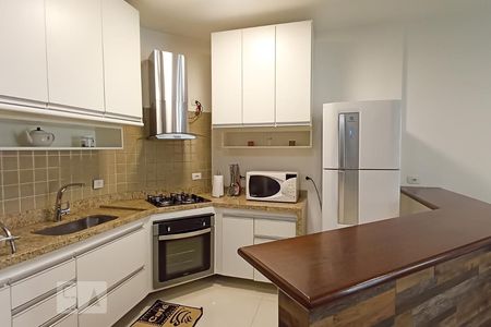 Cozinha de apartamento para alugar com 1 quarto, 56m² em Alphaville Industrial, Barueri