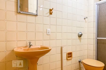 Banheiro de kitnet/studio à venda com 1 quarto, 30m² em Centro, Campinas