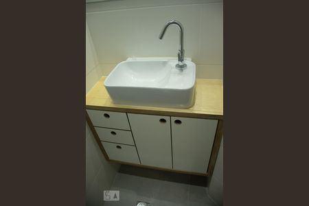 Banheiro de apartamento para alugar com 1 quarto, 55m² em Jardim Paulista, São Paulo