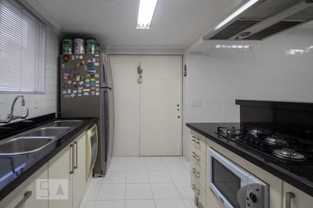 Apartamento à venda com 200m², 3 quartos e 2 vagas Apartamento à venda com 200m², 3 quartos e 2 vagasCozinha