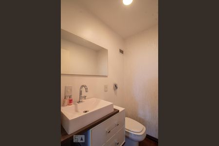 Apartamento à venda com 200m², 3 quartos e 2 vagas Apartamento à venda com 200m², 3 quartos e 2 vagasLavabo