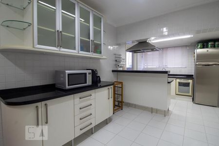 Apartamento à venda com 200m², 3 quartos e 2 vagas Apartamento à venda com 200m², 3 quartos e 2 vagasCozinha