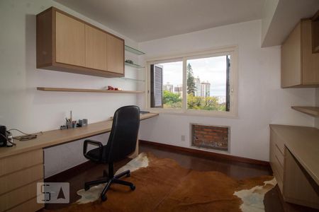 Apartamento à venda com 200m², 3 quartos e 2 vagas Apartamento à venda com 200m², 3 quartos e 2 vagasEscritório