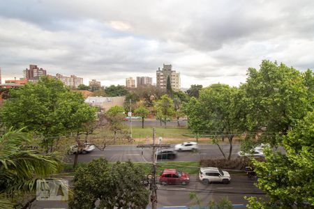 Vista da Sala de apartamento para alugar com 3 quartos, 200m² em Higienópolis, Porto Alegre