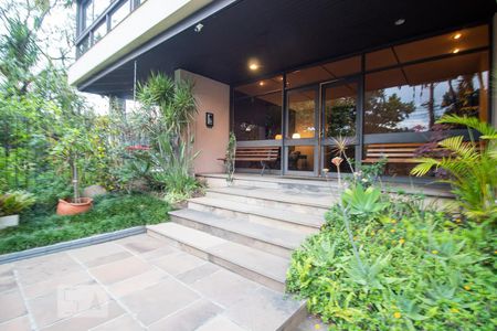 Apartamento à venda com 200m², 3 quartos e 2 vagas Apartamento à venda com 200m², 3 quartos e 2 vagasÁrea comum