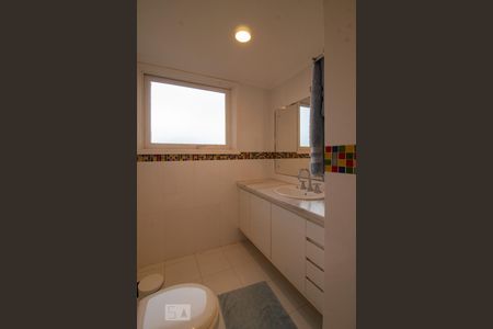 Apartamento à venda com 200m², 3 quartos e 2 vagas Apartamento à venda com 200m², 3 quartos e 2 vagasBanheiro