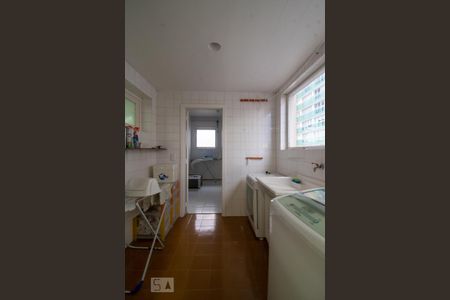 Apartamento à venda com 200m², 3 quartos e 2 vagas Apartamento à venda com 200m², 3 quartos e 2 vagasÁrea de Serviço