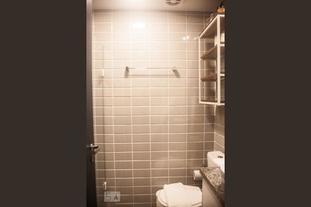 Banheiro de apartamento para alugar com 1 quarto, 27m² em Bela Vista, São Paulo