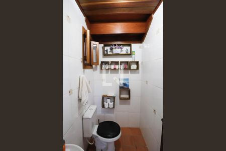 Casa à venda com 700m², 2 quartos e 2 vagasBanheiro de serviço 