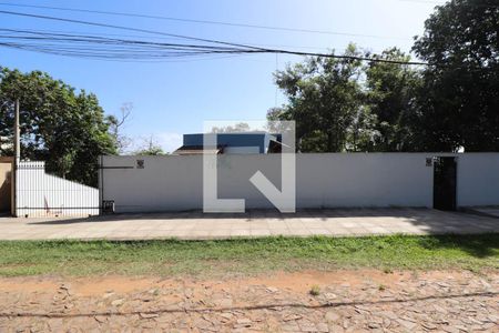 Casa à venda com 700m², 2 quartos e 2 vagasFachada