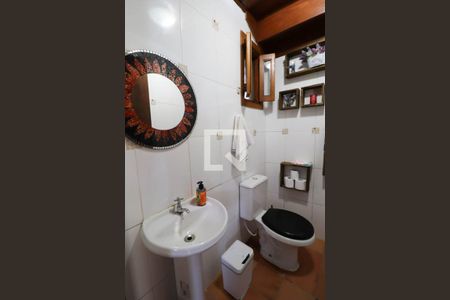 Casa à venda com 700m², 2 quartos e 2 vagasBanheiro de serviço 