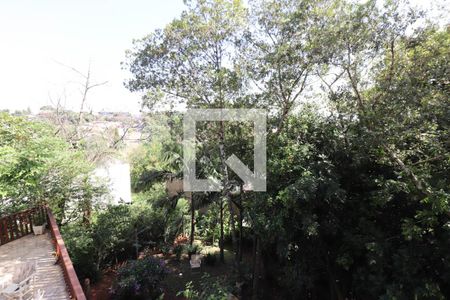 Casa à venda com 700m², 2 quartos e 2 vagasVista