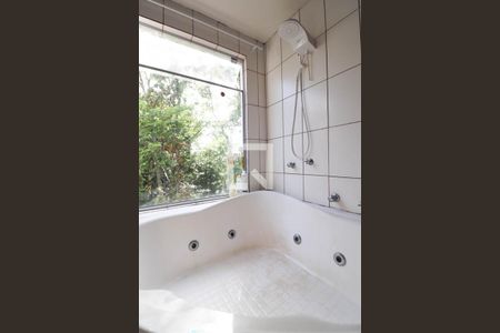 Casa à venda com 700m², 2 quartos e 2 vagasBanheiro 