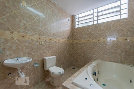 Casa à venda com 280m², 3 quartos e 3 vagasBanheiro da Suite
